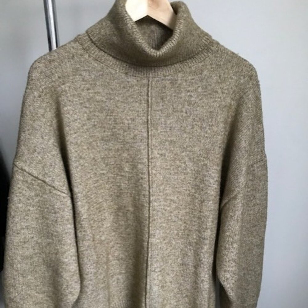 H&M Wool blend Oversized Sweater, M/L, Exellent condition!